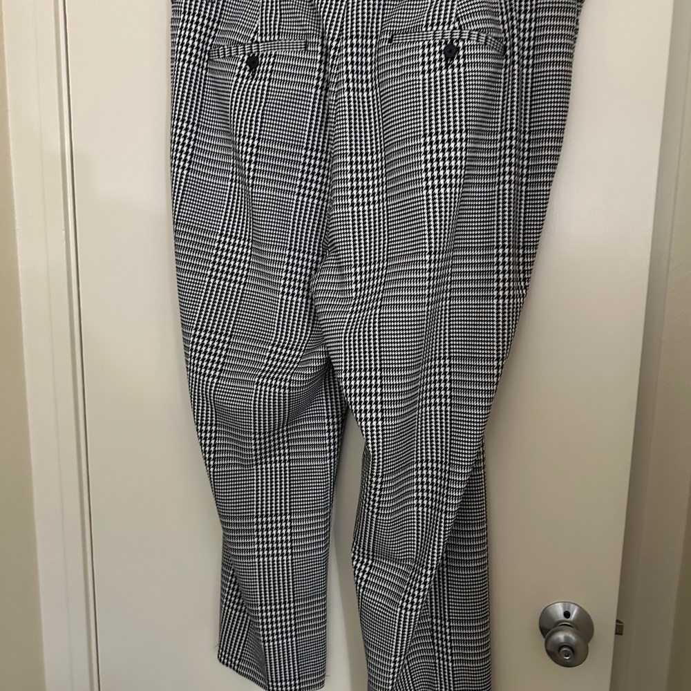 Banana Republic Black & White Houndstooth Cropped Pants - Picture 5 of 5